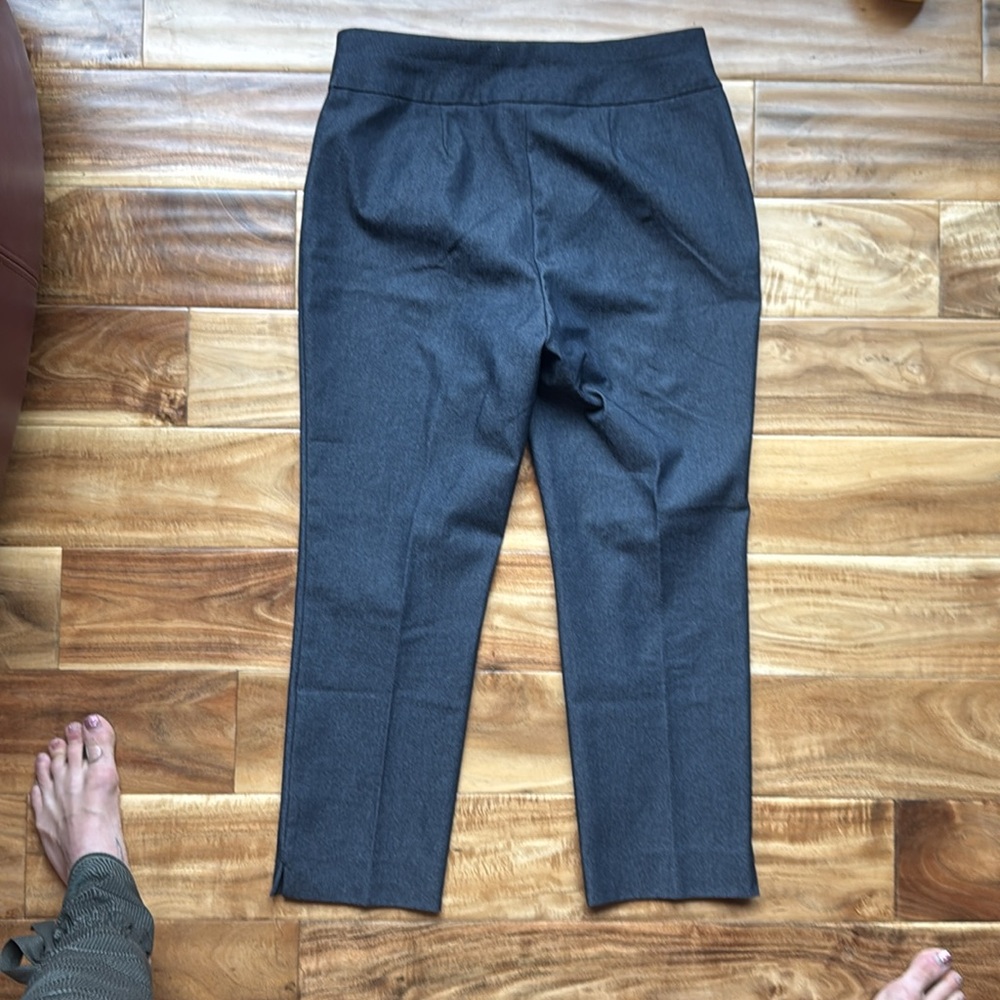 Chico’s Cropped Gray Trousers - Picture 8 of 8